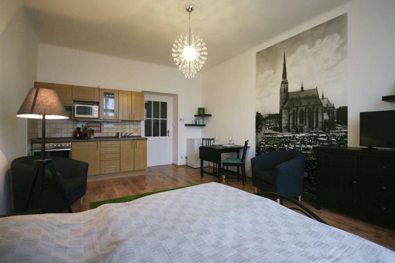Apartman Mrakodrap Пльзень Экстерьер фото