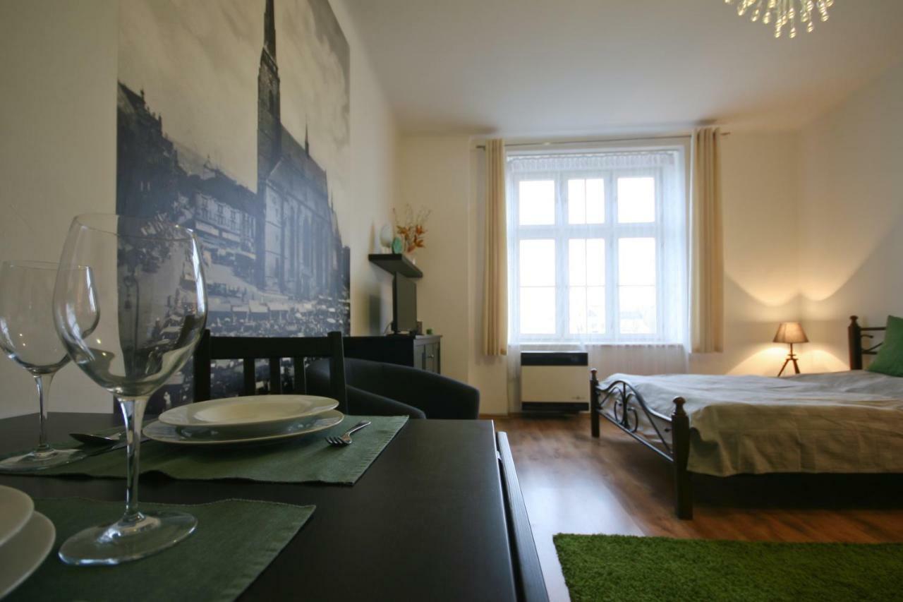 Apartman Mrakodrap Пльзень Экстерьер фото
